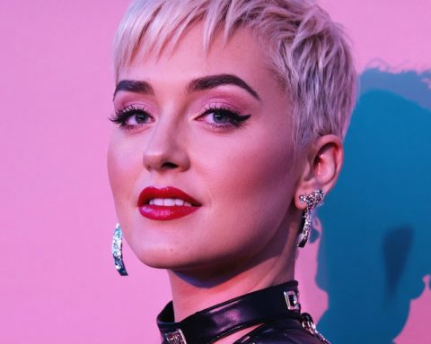 Katy Perry Takes on Critics with Grace, Turning Online Hate into a Message of Resilience Katy Perry Takes on Critics with Grace, Turning Online Hate into a Message of Resilience